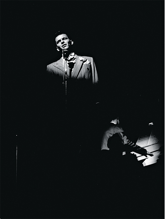 Frank Sinatra performing with Jan Savitt, 1943.