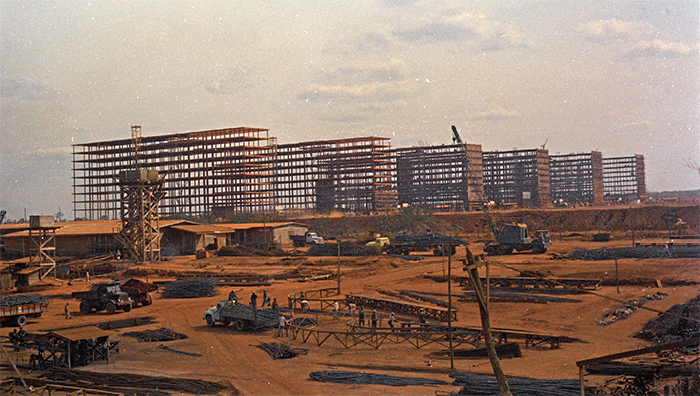 Lucio Costa and Oscar Niemeyer, Ministerial Esplanade, 1958–60, Brasília. Photograph of construction site.