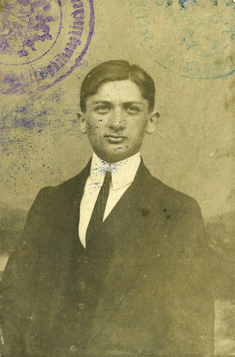 Joseph Roth’s student identity card, ca. 1914.