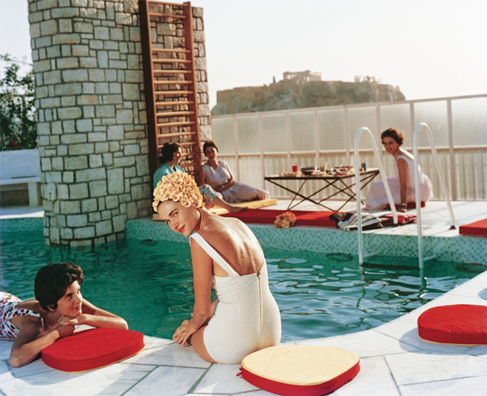 Slim Aarons, Guests around the Canellopoulos Penthouse Pool, Athens, 1961. © Slim Aarons/Getty Images