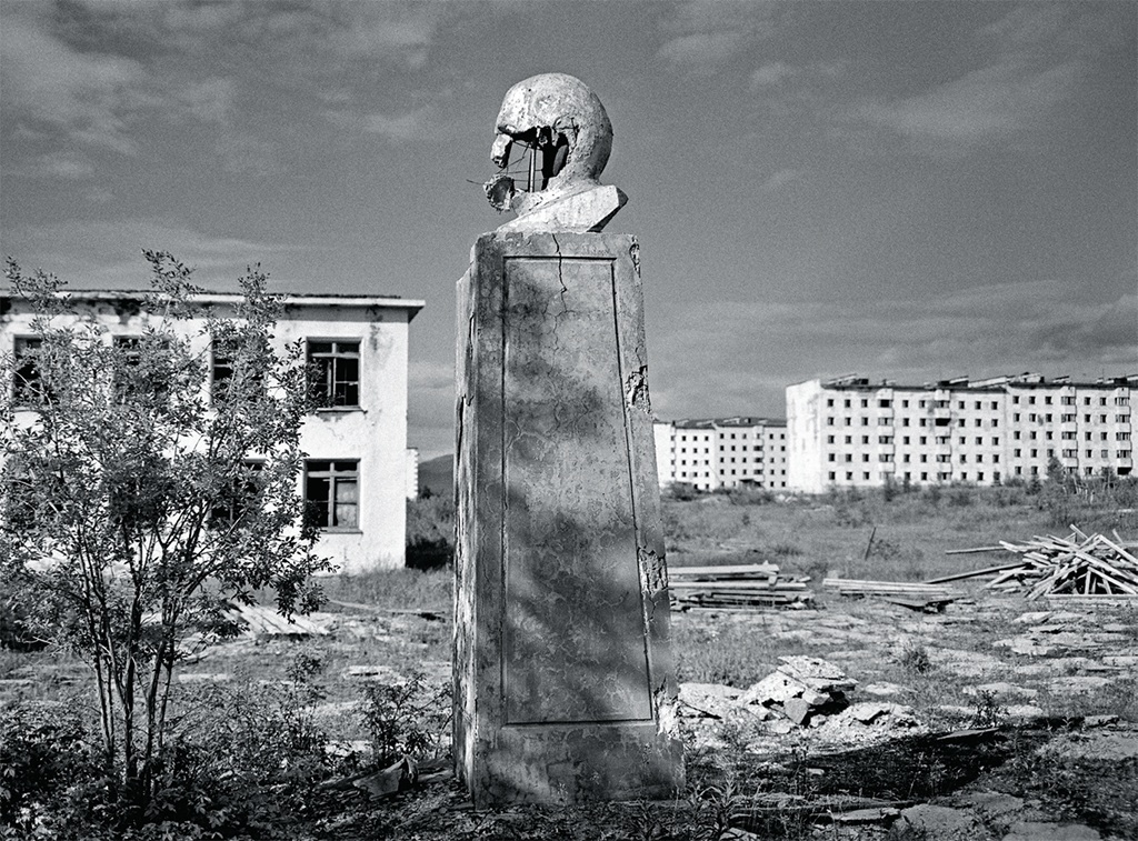Emil Gataullin, Lenin bust, Kadykchan, Magadan region, Russia, 2014. From the series “Kolyma. In the shadow of time,” 2014–15. © Emil Gataullin/Edition Lammerhuber, from Towards The Horizon (Edition Lammerhuber, 2016) .