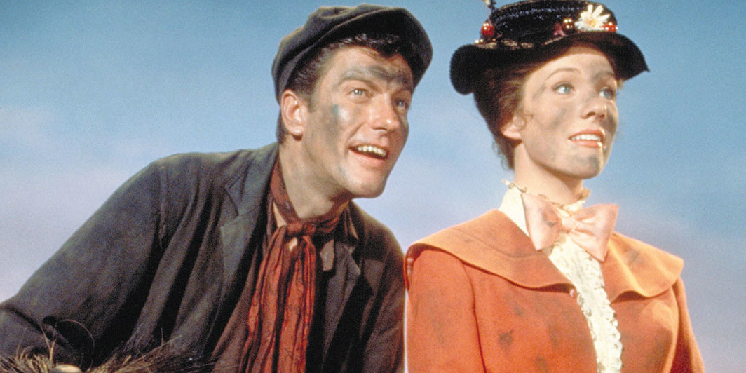 Robert Stevenson, Mary Poppins, 1964. Bert (Dick Van Dyke) and Mary Poppins (Julie Andrews). © Walt Disney Productions