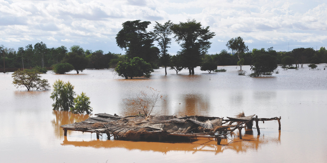Flooded houses and farm fields along the Niger river, Niamey, Niger, September 5, 2012. Valérie Batselaere/Oxfam/Flickr
