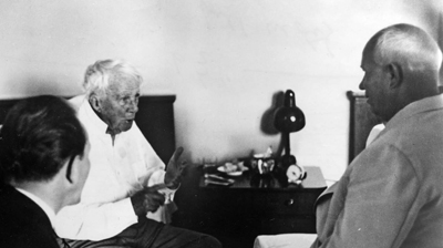 Robert Frost during a meeting with Soviet premier Nikita Khrushchev in Gagra, 1962.