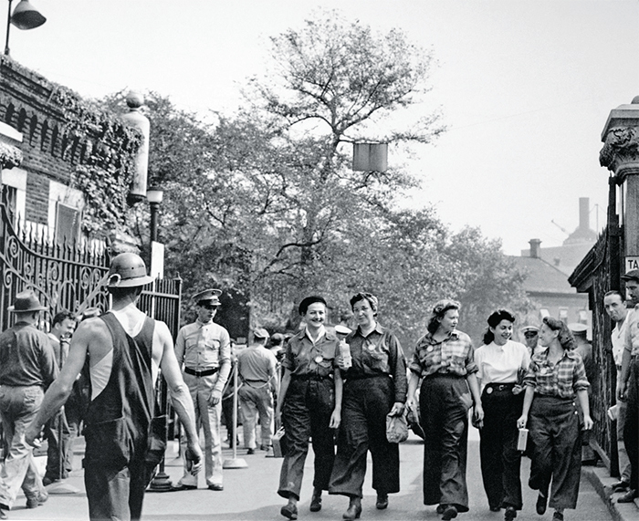 Workers at the Brooklyn Navy Yard, New York, 1942.  Brooklyn Navy Yard.