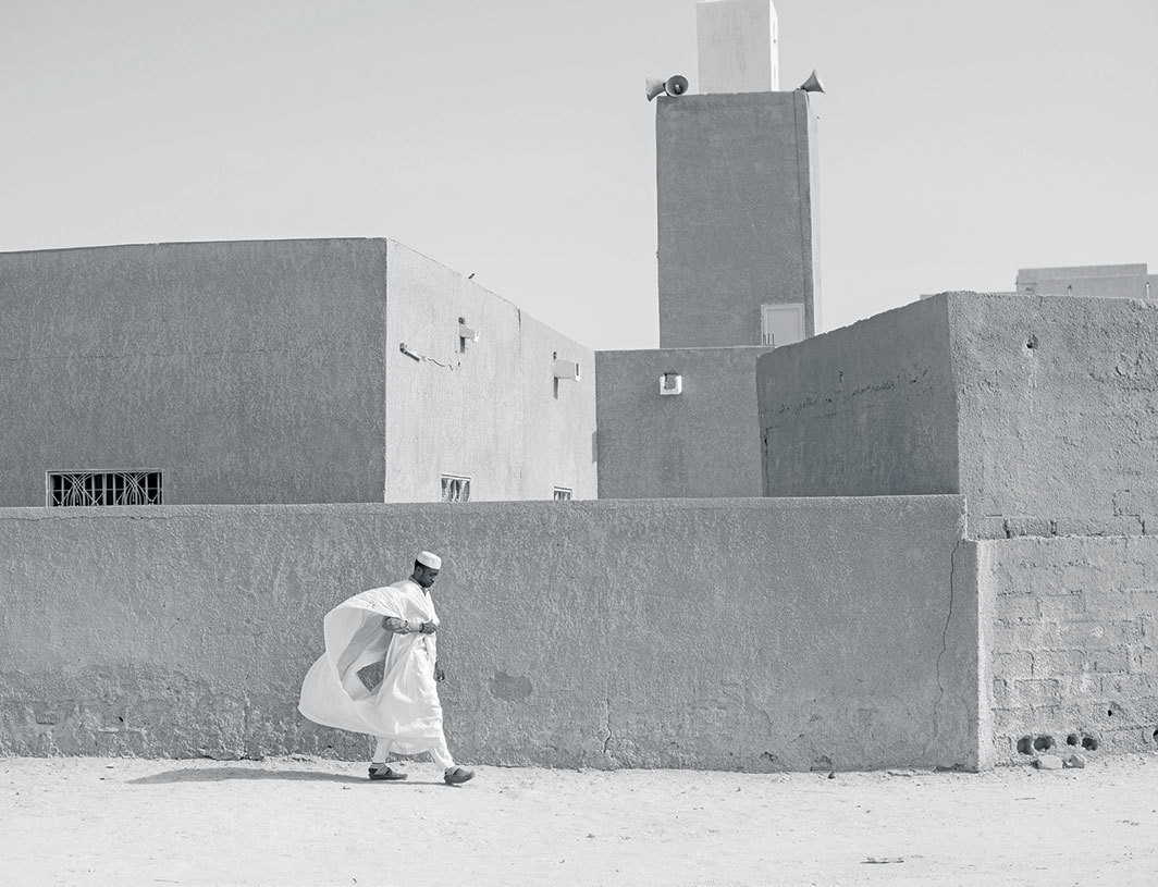 Emeka Okereke and Emmanuel Iduma, untitled, 2014. From the series “A Walk in a Daraa,” 2014.
