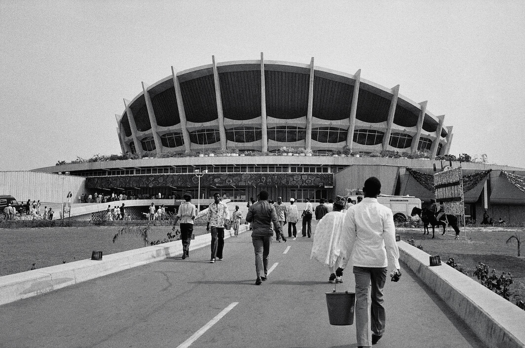 Marilyn Nance’s photograph of the National Theatre, Lagos, Nigeria, 1977. © Marilyn Nance/Artists Rights Society (ARS), New York.